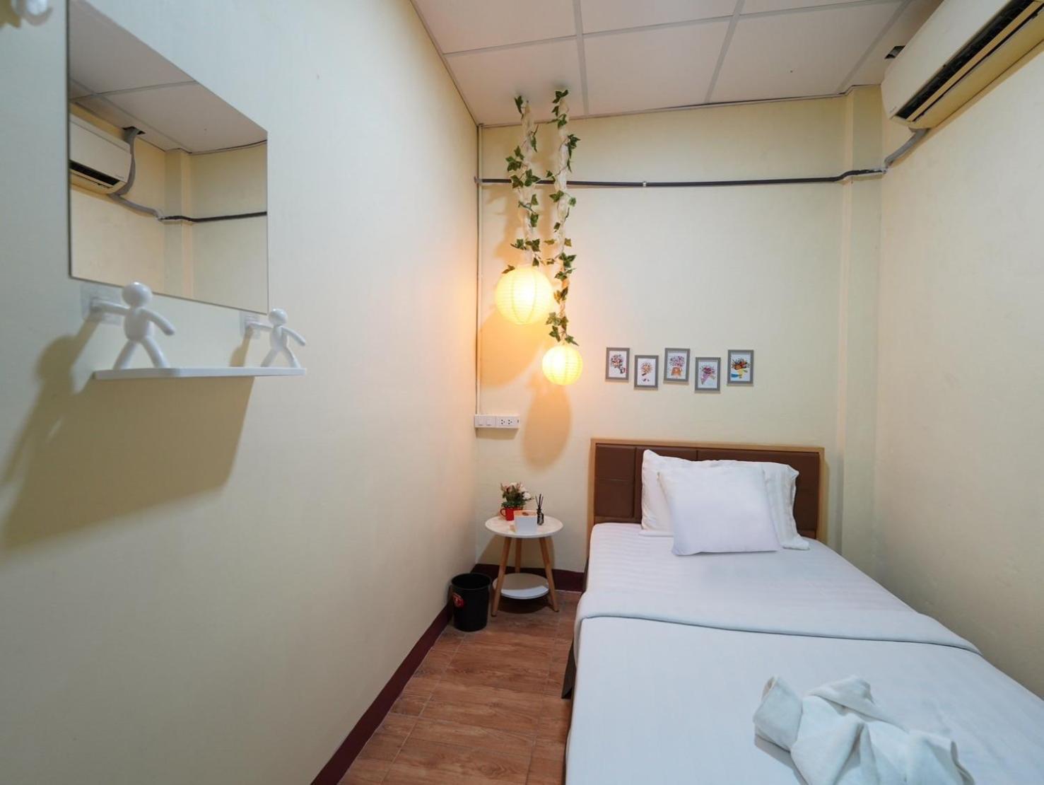 Albergue Ez Sleep @ Ratchada 19 Bangkok Exterior foto